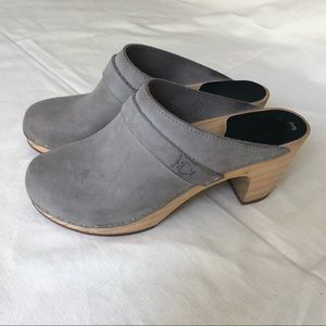 Sandgren’s Maya clogs in grey